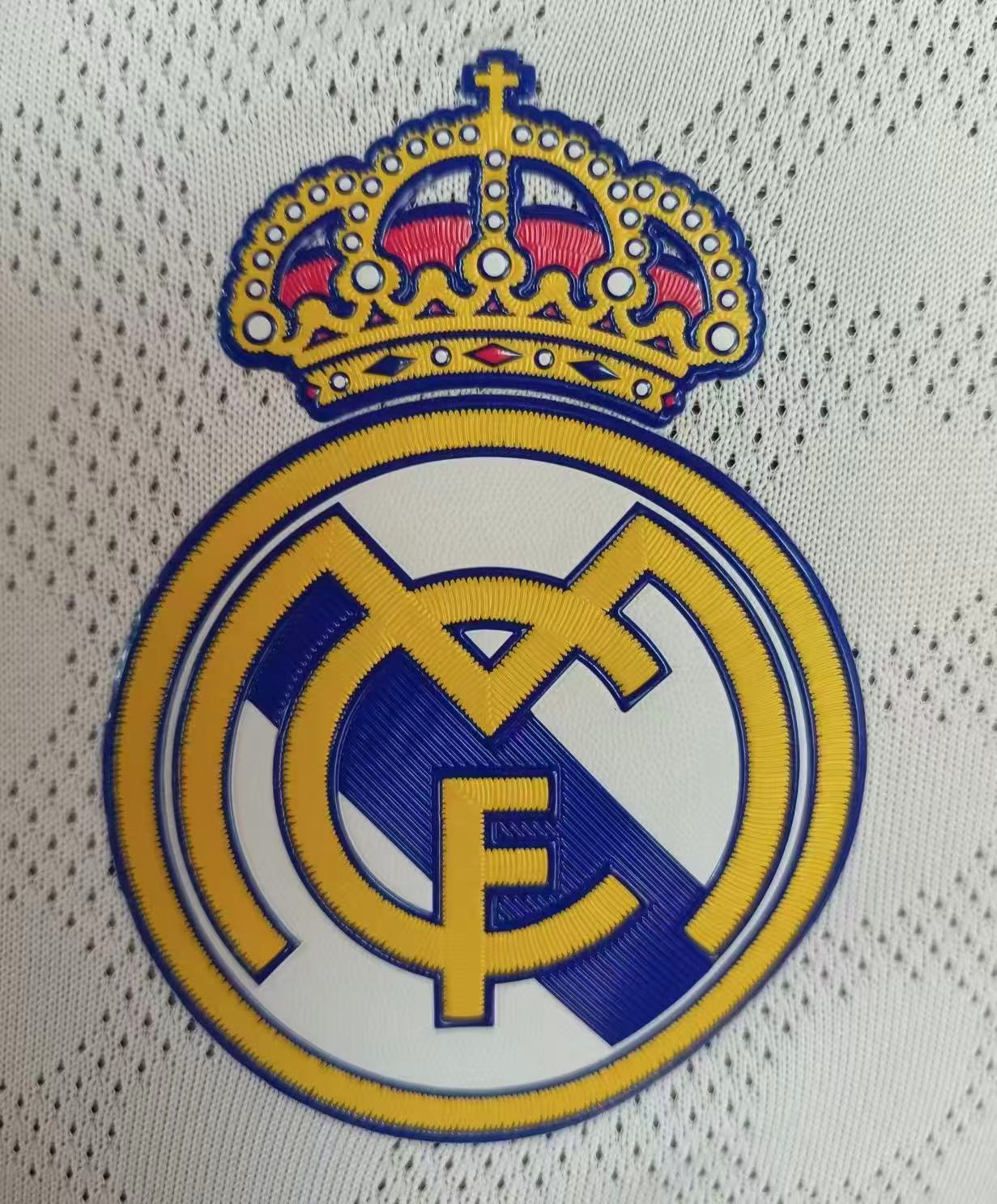 Real Madrid 2025/26 Home Jersey – Fan Version & Player Version Soccer Shirt