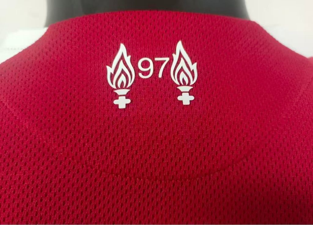Liverpool 2025/26 Home Jersey – Fan Version & Player Version Soccer Shirt