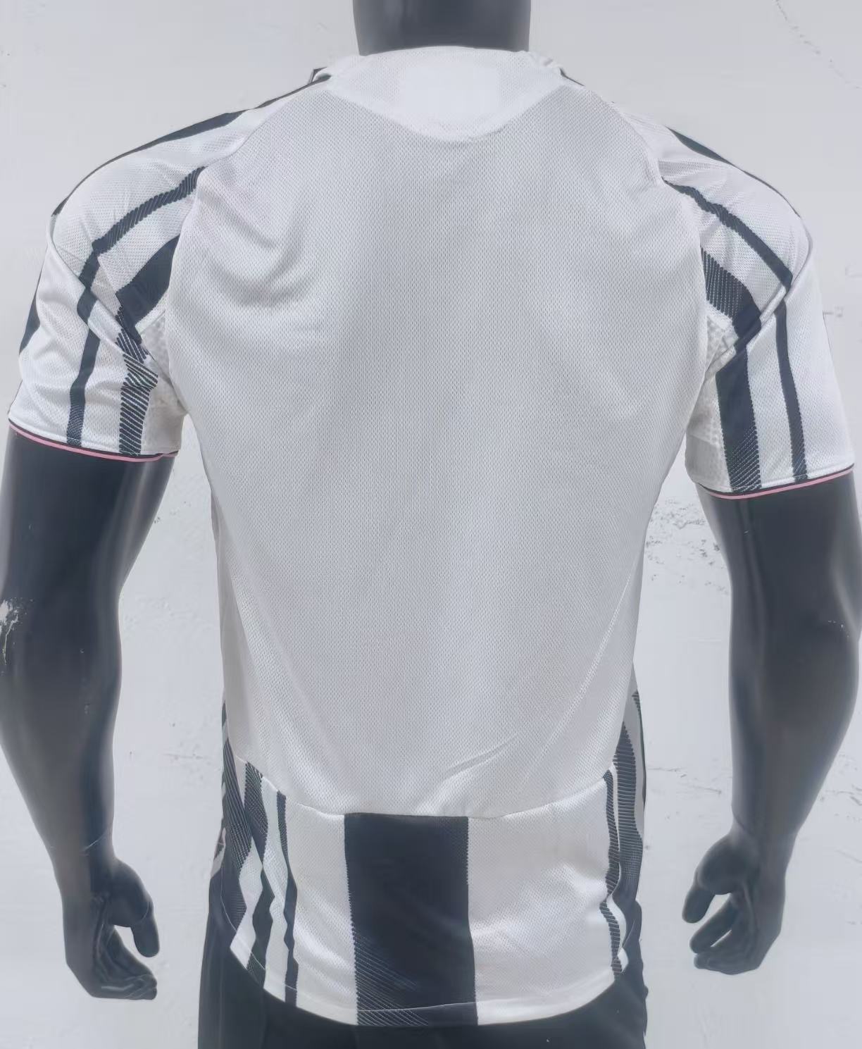 Juventus 2025/26 Home Jersey – Fan Version & Player Version Soccer Shirt
