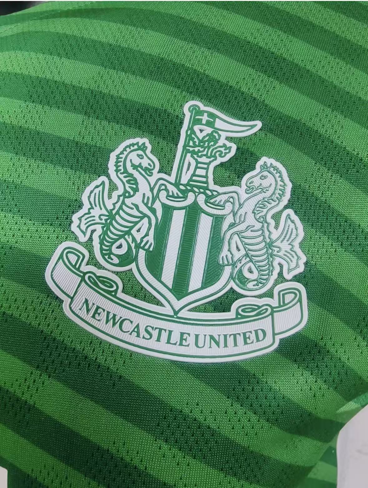 Newcastle United 2025/26 Away Jersey – Fan Version & Player Version Soccer Shirt