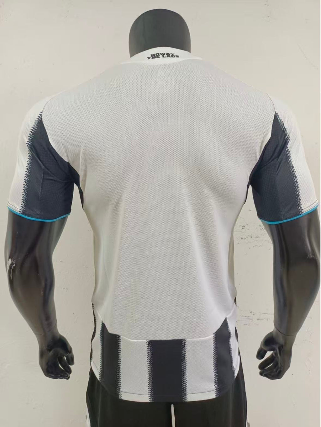 Newcastle United 2025/26 Home Jersey – Fan Version & Player Version Soccer Shirt