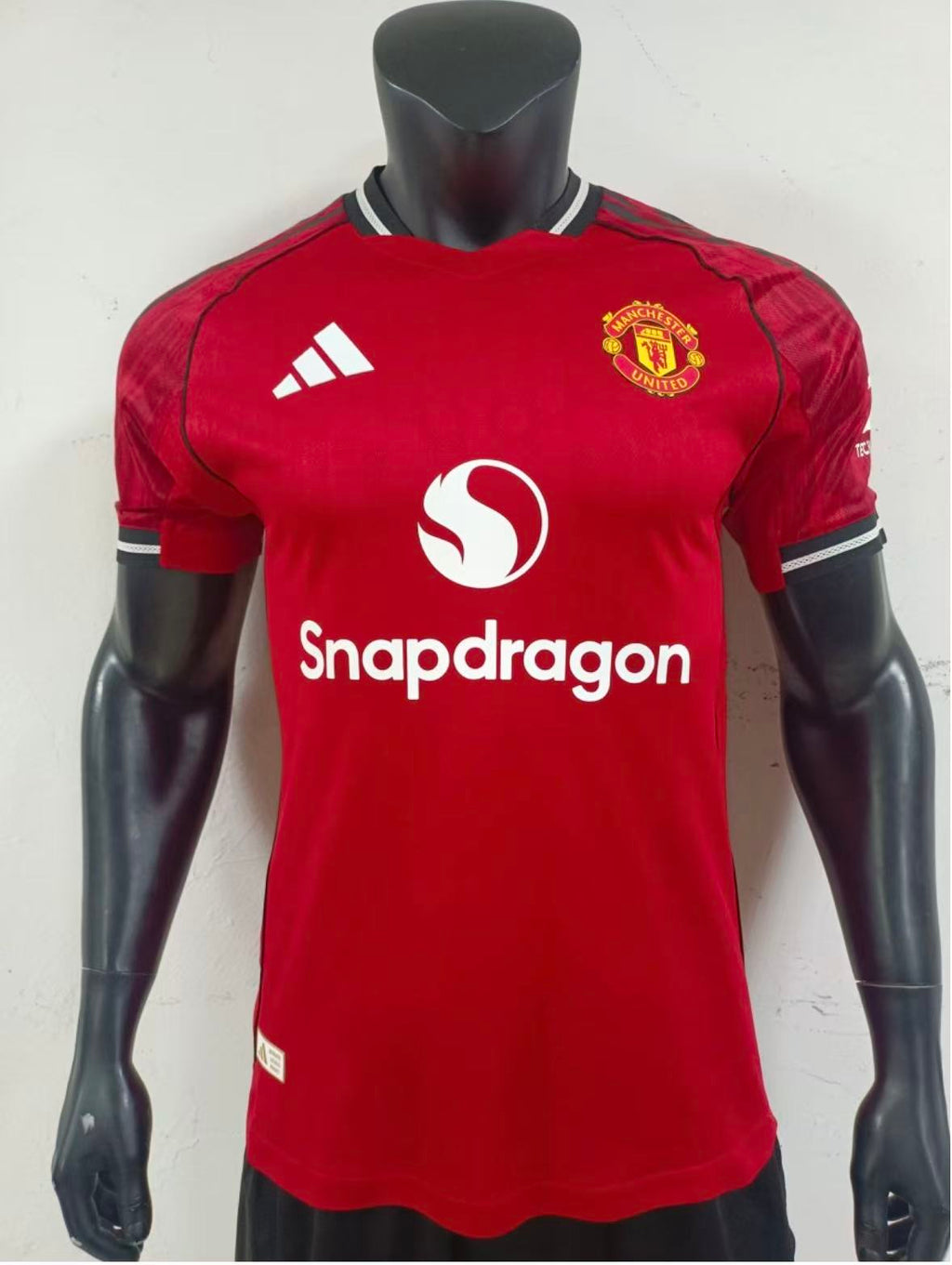 Manchester United 2025/26 Home Jersey – Fan Version & Player Version Soccer Shirt