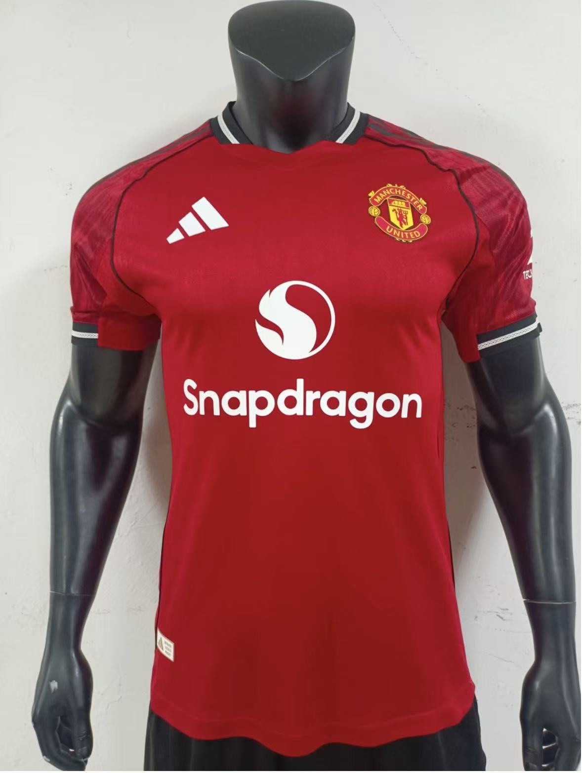 Manchester United 2025/26 Home Jersey – Fan Version & Player Version Soccer Shirt