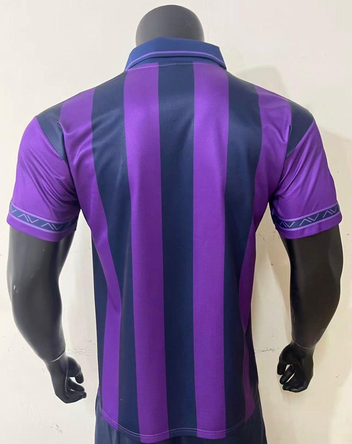 Tottenham Hotspur 1995-97 Away Retro Jersey – Classic Purple & Navy Stripe Soccer Shirt